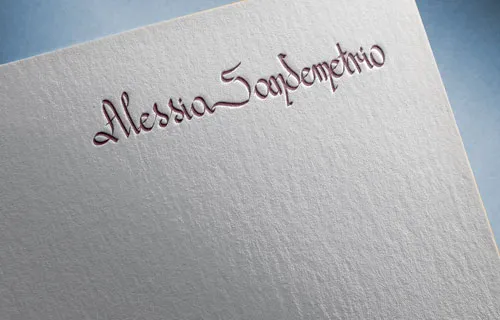 Exemplo de mostra de como quedaría a tipografía en distintos soportes.